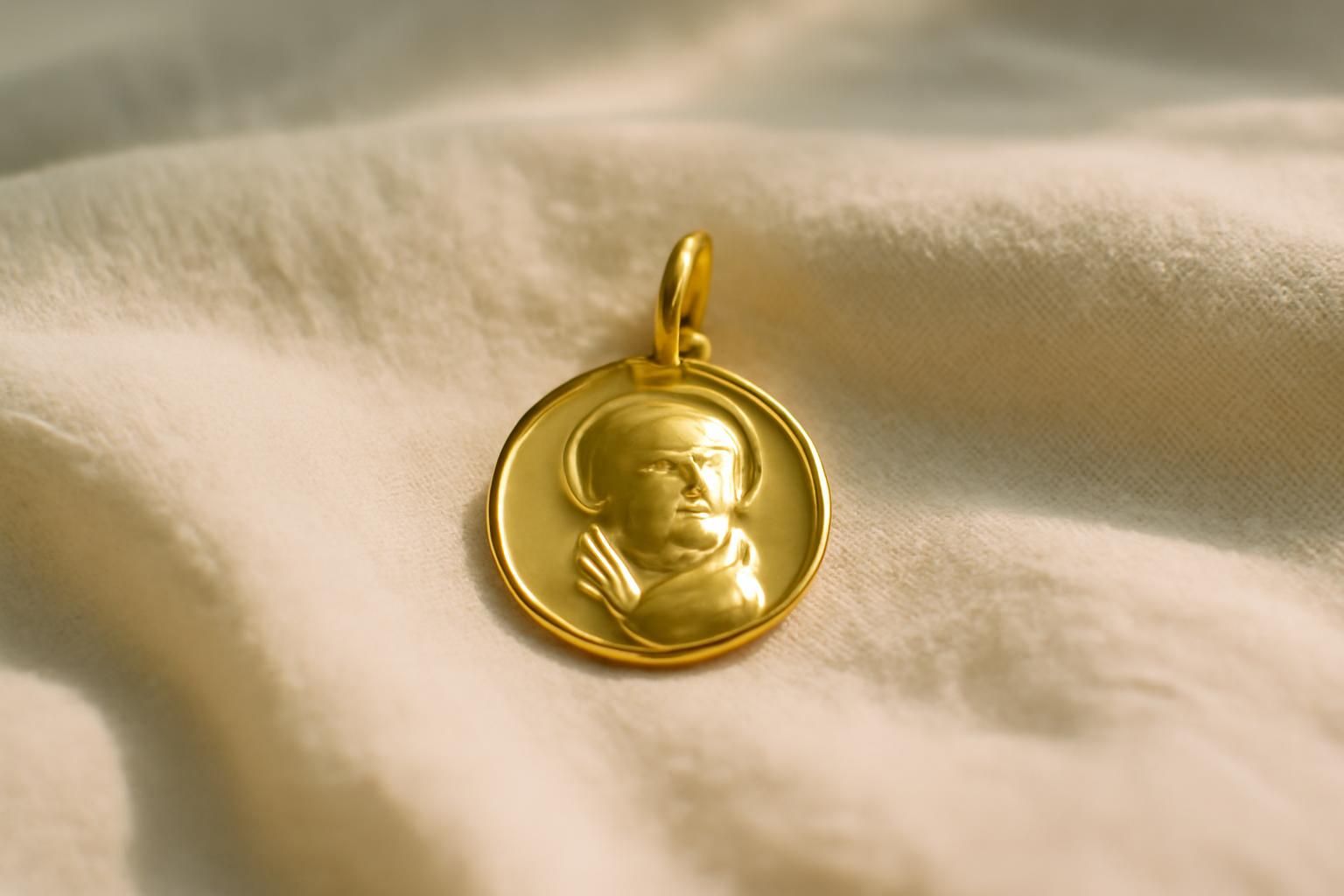 découvrez si offrir une médaille de baptême sans chaîne est une bonne idée, avec nos conseils pour choisir un cadeau symbolique et personnalisé.