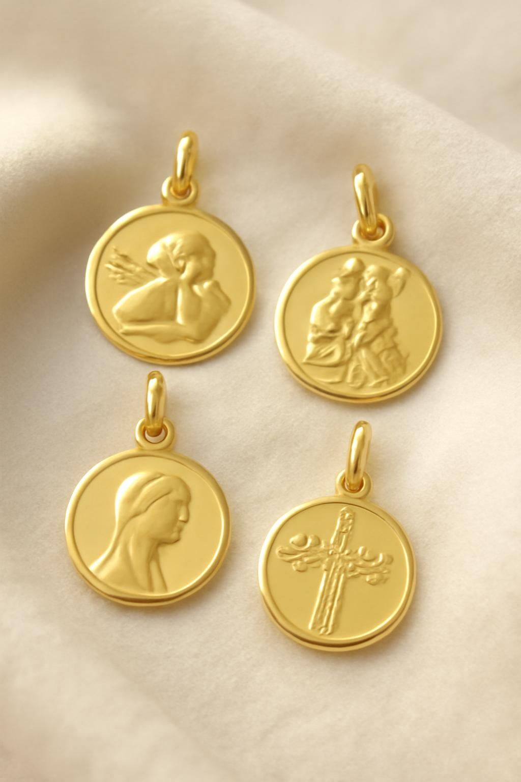 découvrez comment choisir entre une médaille de baptême en or 9 carats ou 18 carats pour un cadeau précieux et durable. conseils, qualité et élégance au rendez-vous.